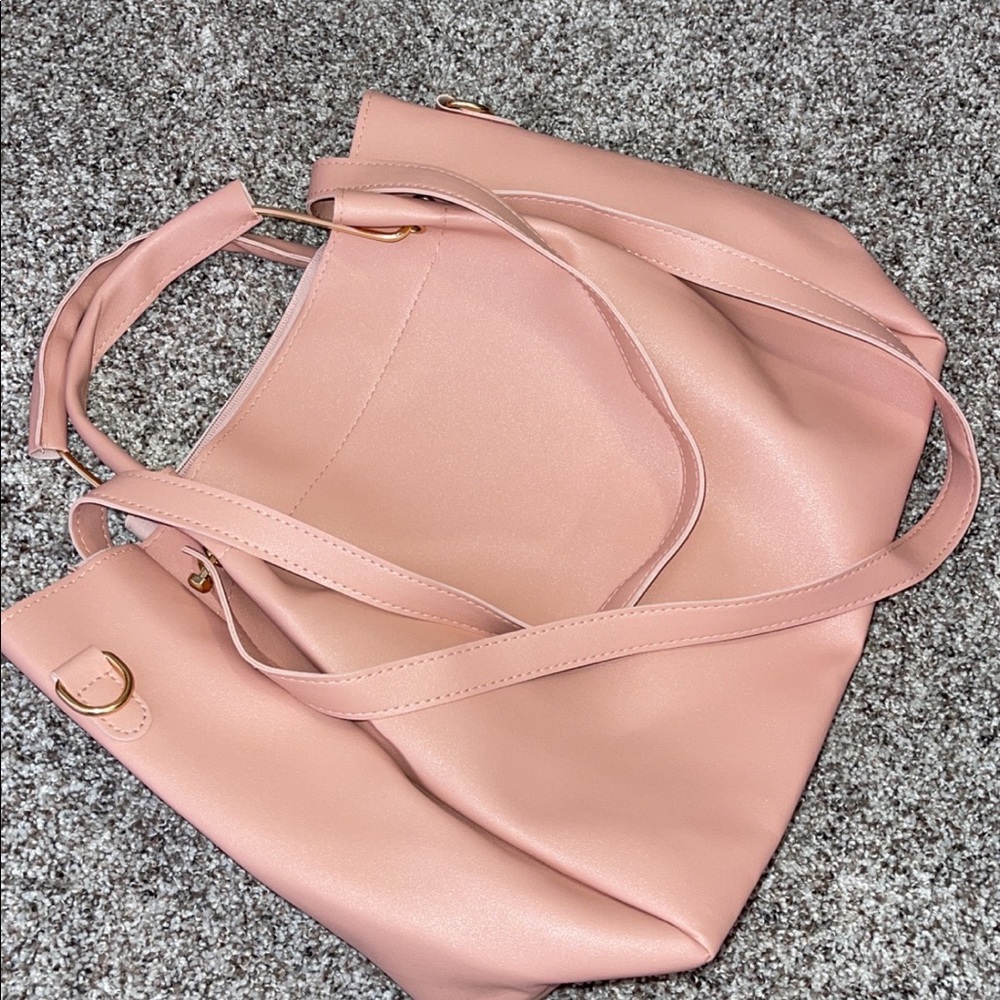 Pink purse with accessories - Picture 7 of 7